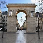Le Moutardier : Chaleureux T2 Au Coeur De Ville